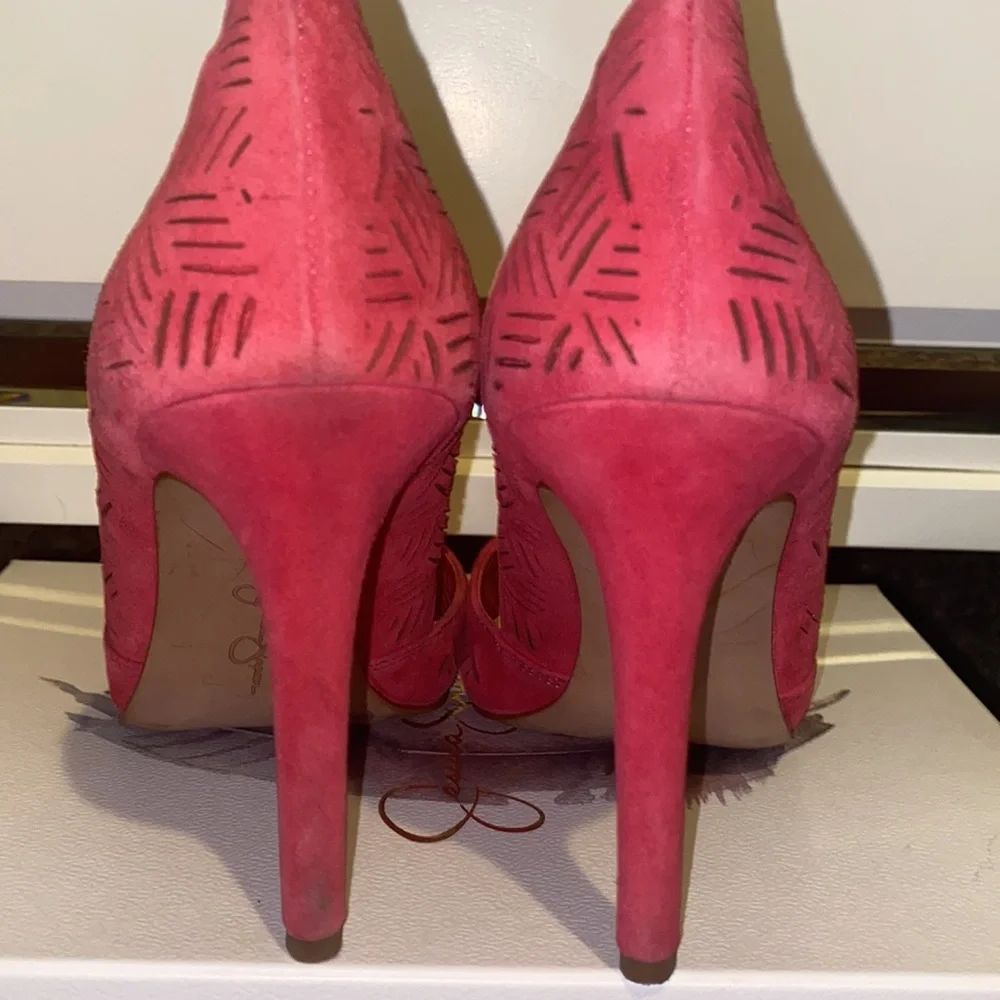 Jessica Simpson Rose Pink Laser-Cut Pointed Stiletto Pumps - Picture 4 of 6